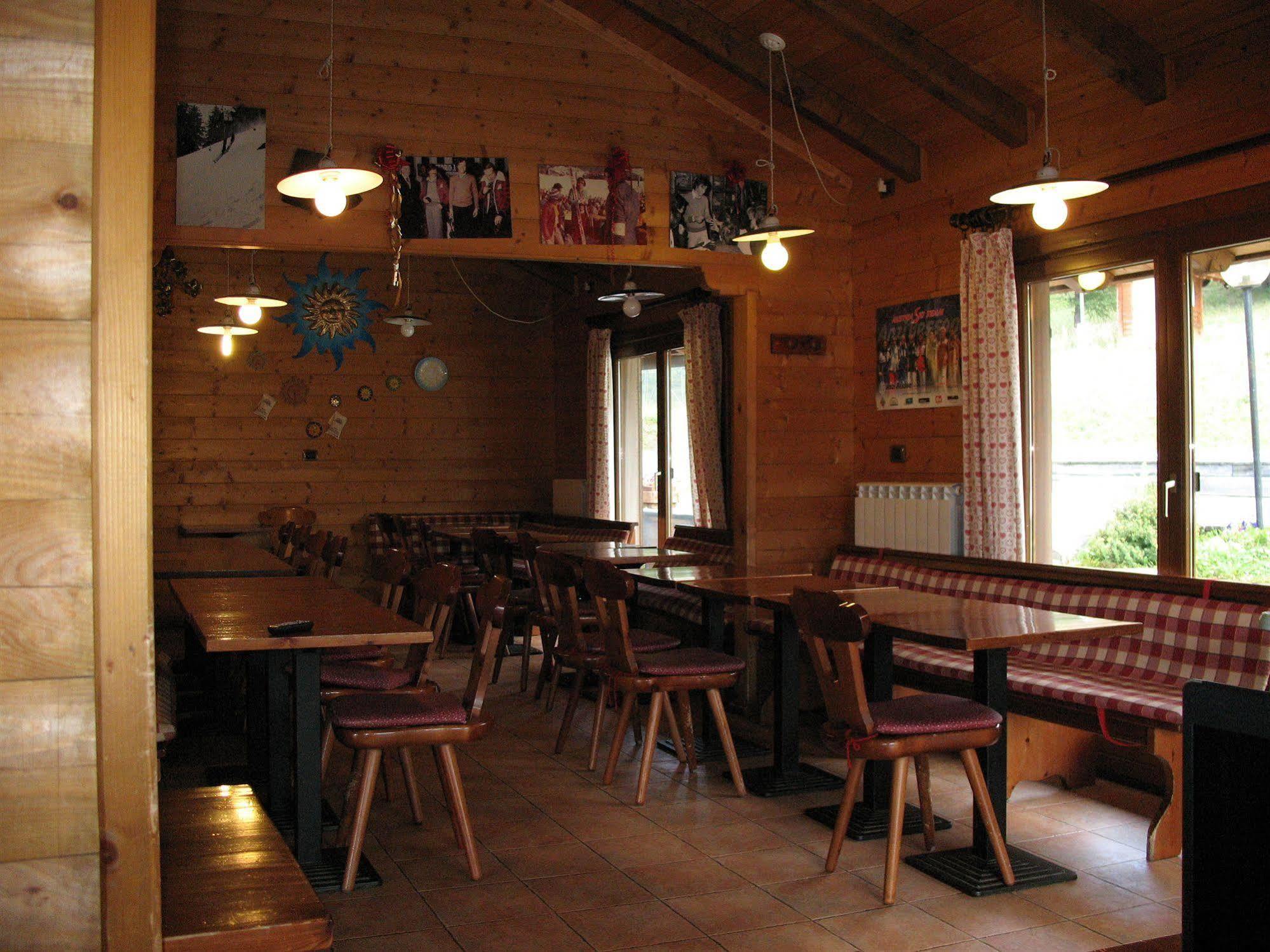 Restaurant Hotel Chalet Del Sole Oulx Eksteriør billede